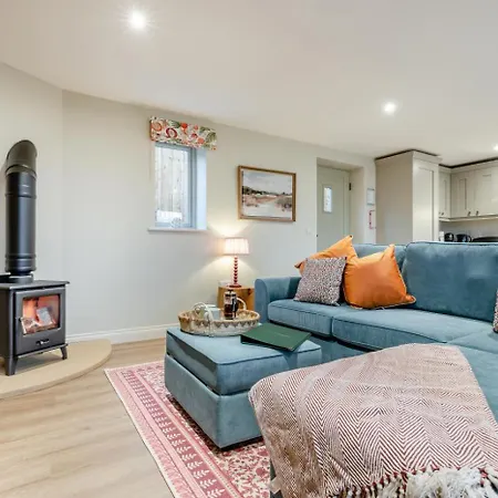 2 Bed In Oc-f34013 *