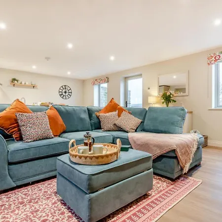 2 Bed In Oc-f34013 Semesterbostad