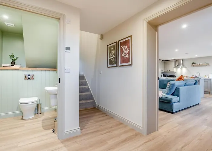 2 Bed In Oc-f34013 *