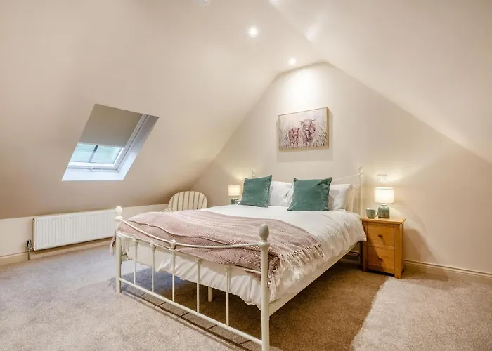 2 Bed In Oc-f34013 別荘 *