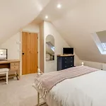 2 Bed In Oc-f34013