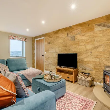 2 Bed In Oc-f34013 Ferienhaus *